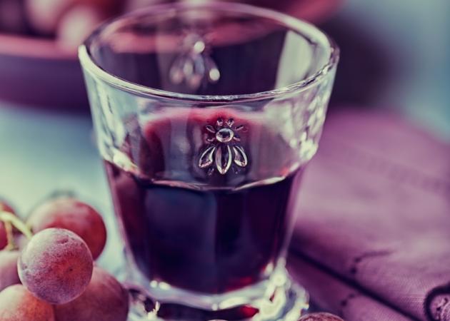 Έρευνα: 2 ποτήρια κρασί πριν τον ύπνο σε βοηθούν να χάσεις κιλά!