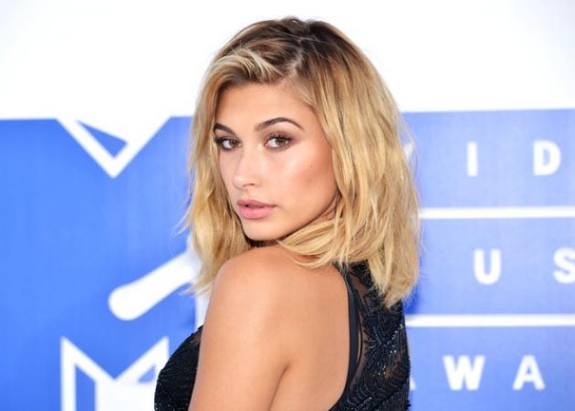 Η Hailey Baldwin έβαψε τα μαλλιά της!