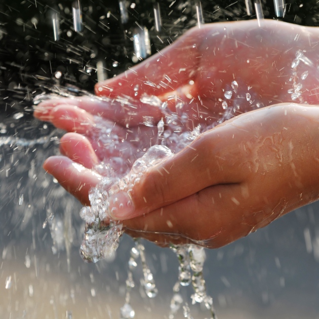 Είσαι σίγουρη ό,τι απομακρύνεις τα μικρόβια όταν πλένεις τα χέρια σου;