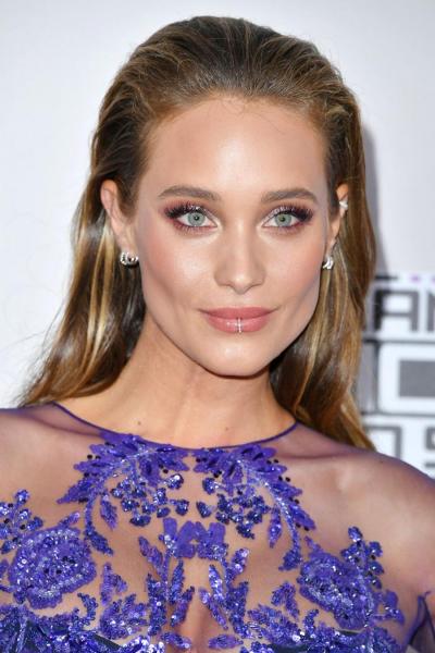 10 | Slicked-back hair trend: Hannah Davis