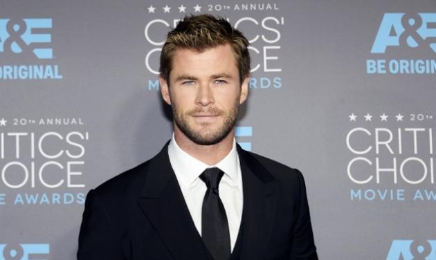 Γιορτή του πατέρα: Ο Chris Hemsworth είναι ο πιο hot μπαμπάς του Hollywood!