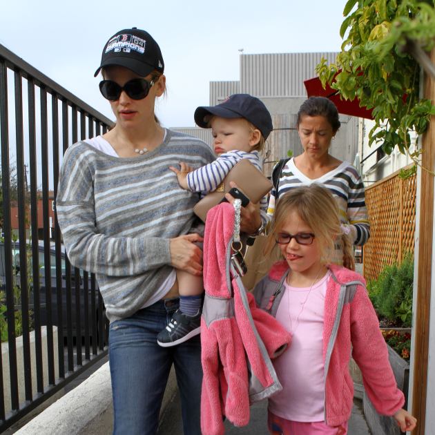 7 | Η Jennifer Garner με τα τρία της παιδιά