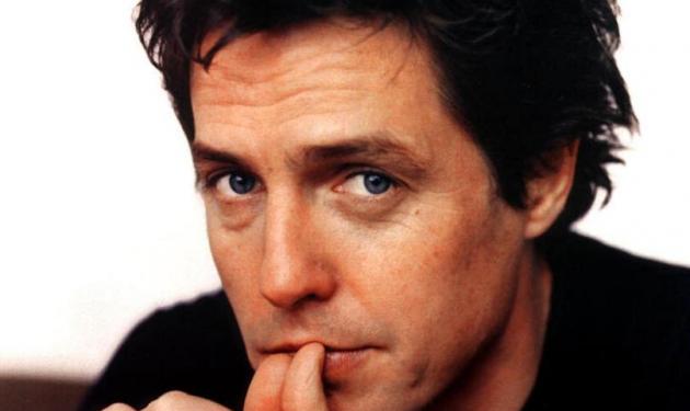 O Hugh Grant λατρεύει την Ελλάδα και την έκανε θέμα στους Sunday Times