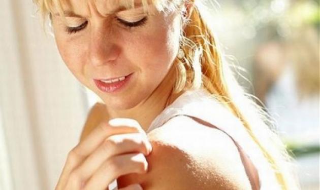 Προσοχή: Οι “ένοχες” ουσίες που πυροδοτούν τις δερματικές παθήσεις στο σπίτι