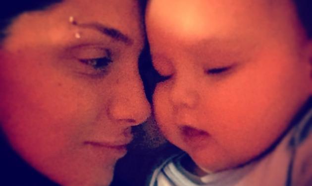 Αγγελική Ηλιάδη: Ξεκίνησε το νέο μήνα αγκαλιά με το γιο της
