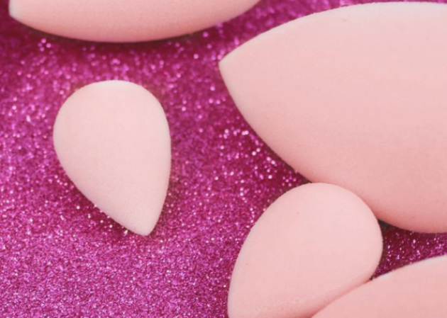 Κορίτσια ρωτούν τα αγόρια τους τι είναι το beautyblender!