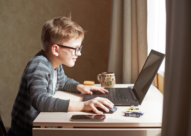 Ξέρεις τι βλέπει το παιδί σου στο internet; 6 βήματα για να είναι τα μικρά πιο ασφαλή