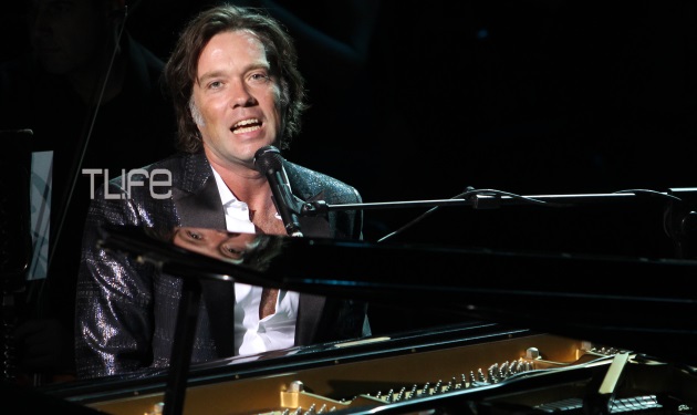 Rufus Wainwright: Εμφανίστηκε στο Ηρώδειο έχοντας στο πλευρό του το σύζυγό του!