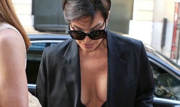 Kris Jenner: Η πρώην σύζυγος της Caitlyn Jenner με αποκαλυπτικό μίνι κι αβυσσαλέο ντεκολτέ!