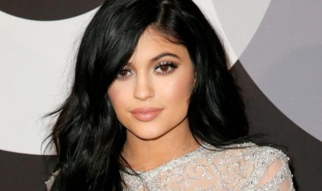 Kylie Jenner: Αποκάλυψε πως έπεσε θύμα bullying στα 9 της χρόνια! Video