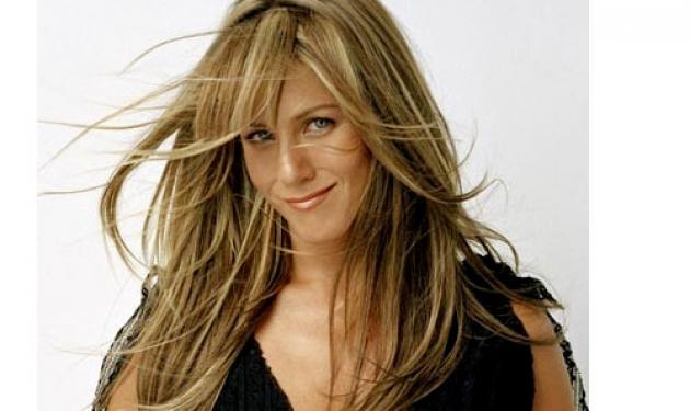 J.Aniston: ”Ο κόσμος γελάει μαζί μου!”