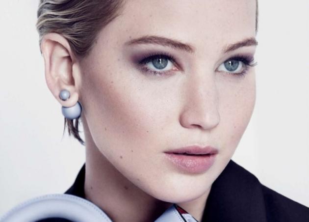 H Jennifer Laurence ανεπιτήδευτα chic στην 4η καμπάνια της για τον οίκο Dior