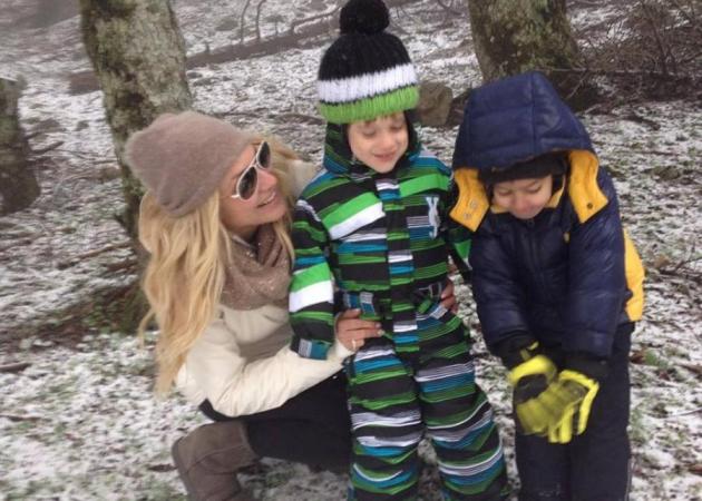 Τζένη Ιωακειμίδου: Bόλτα στο βουνό και ιππασία με τα παιδιά της!