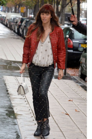H Jessica Biel με total look Isabel Marant