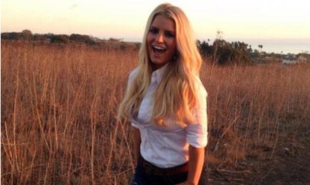 Jessica Simpson: Επιδεικνύει τη σιλουέτα της 4 μήνες μετά τη γέννηση του γιου της!