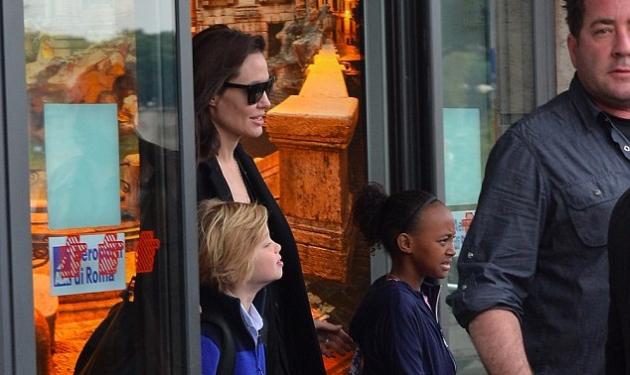 Angelina Jolie: Για ψώνια με τις κόρες της στη Ρώμη!