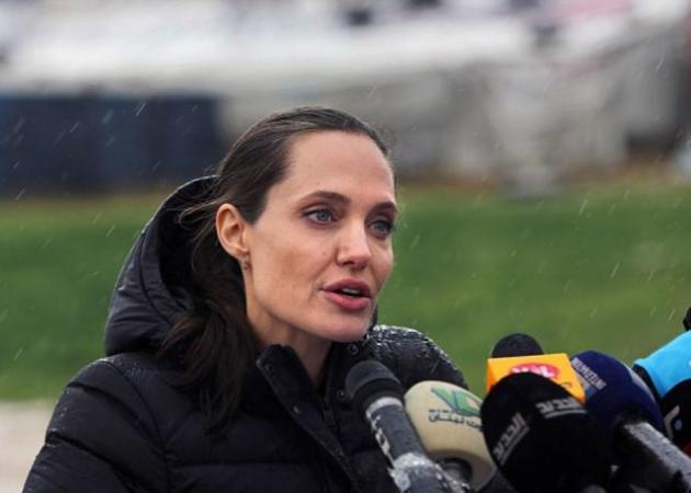 Angelina Jolie: Ματαιώθηκε το ταξίδι της στη Λέσβο!