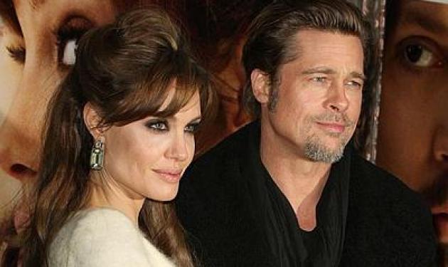 O Brad Pitt έπιασε τα οπίσθια της Angelina στην πρεμιέρα του “The Tourist”!