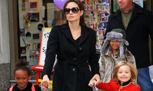 Angelina Jolie: Για ψώνια με τα παιδιά της!