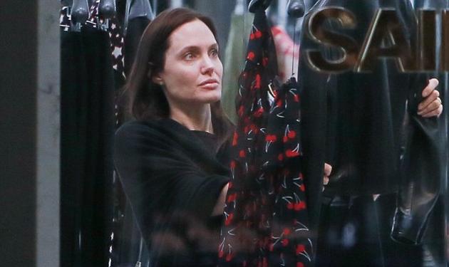 Angelina Jolie: Πήγε αμακιγιάριστη για prive ψώνια στο Beverly Hills! Φωτογραφίες