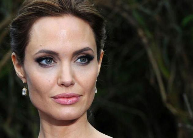 Angelina Jolie: Σπάει την σιωπή της για πρώτη φορά μετά το διαζύγιο!