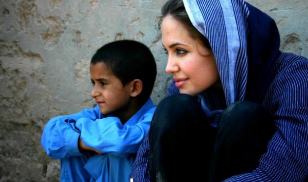 H Angelina Jolie στο Πακιστάν!