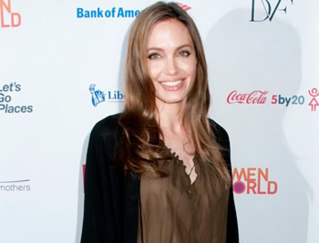 Θέλω την κάπα της Angelina Jolie!