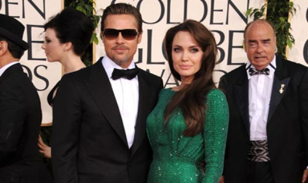 Η A. Jolie επιστρέφει στο Λος Άντζελες όταν όλοι μιλούν για τον επικείμενο γάμο της με τον B. Pitt!
