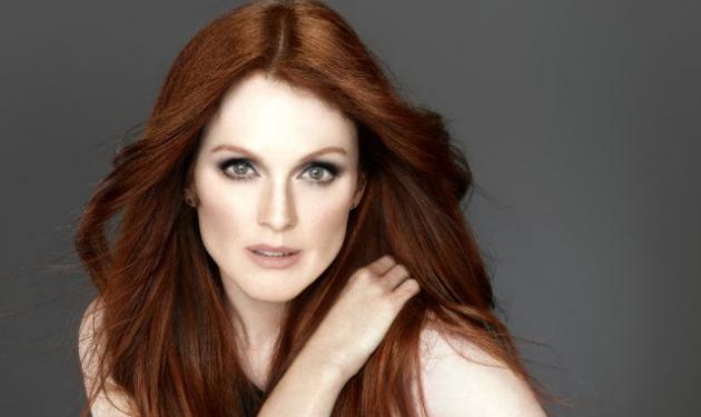 Julianne Moore: Δες την ηθοποιό να κάνει βόλτες αμακιγιάριστη στη Νέα Υόρκη!