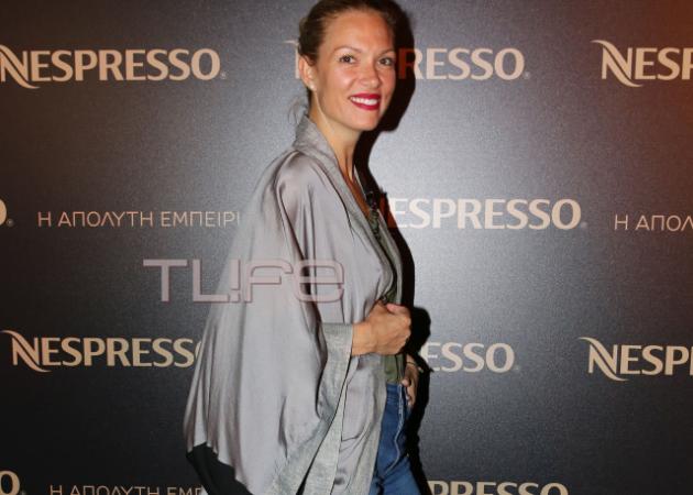 Βίκυ Καγιά: Casual chic εμφάνιση στα εγκαίνια καταστήματος cafe!