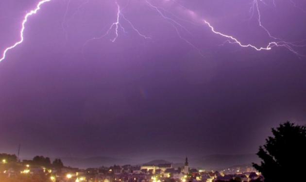 Έρχονται ισχυρές καταιγίδες, τσουχτερό κρύο και χιόνια