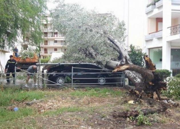 Η κακοκαιρία σαρώνει τη δυτική Ελλάδα – Έκλεισε η γέφυρα Ρίου Αντιρρίου