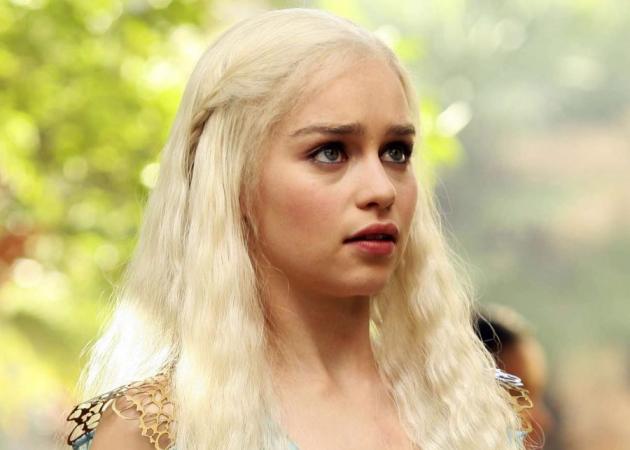 Emilia Clarke: η Khaleesi τα έβαψε όπως η… Khaleesi!
