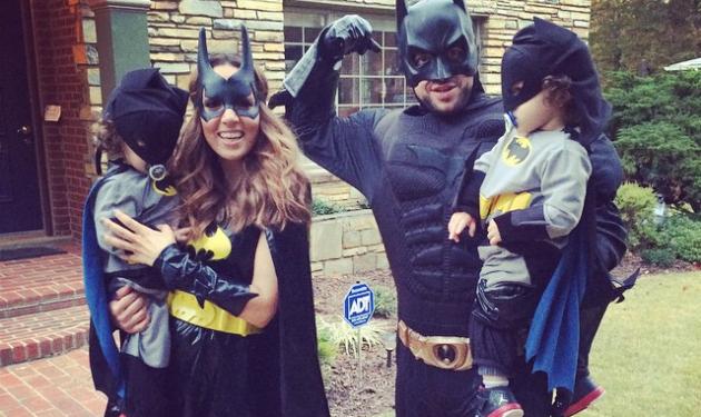 Καλομοίρα: Όλη η οικογένειά της ντύθηκε… Batman!