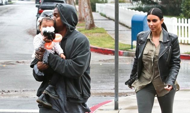 Τα τρυφερά φιλιά του Kanye West στην κόρη του!