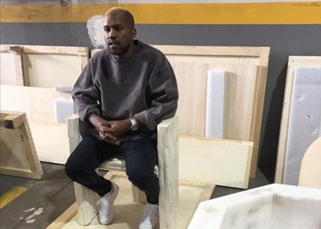 Kanye West: Εξαντλημένος στην πρώτη του εμφάνιση, μετά τη ψυχολογική κατάρρευση!