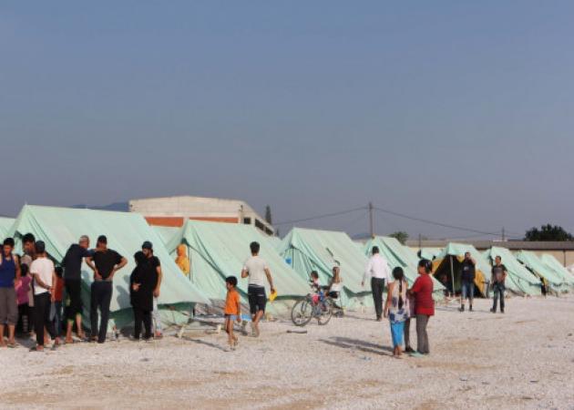 Στοιχεία – σοκ για σεξουαλική εκμετάλλευση προσφύγων από ΜΚΟ σε κέντρα φιλοξενίας! Τι κατέθεσε ο Μουζάλας
