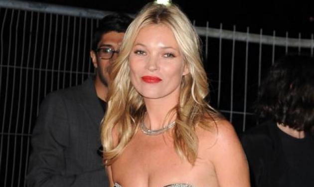 Προσωρινά παράλυτη η Kate Moss! Τι συνέβη στο διάσημο μοντέλο;