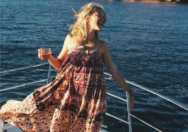 Kate Hudson: Δεν χορταίνει τις ομορφιές των Σποράδων! Βίντεο και φωτογραφίες