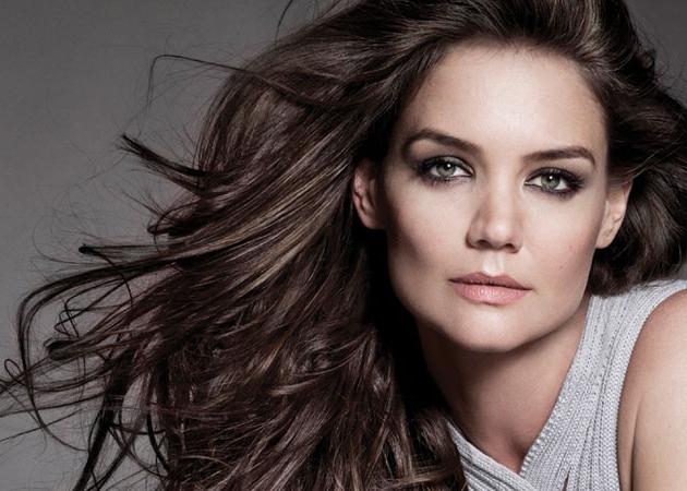 Η Katie Holmes γίνεται συνιδιοκτήτρια και πρόσωπο προϊόντων περιποίησης μαλλιών!