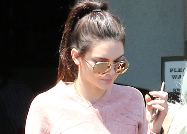 Δεν φαντάζεσαι με τι φόρεσε η Kendall Jenner το sweatshirt της!