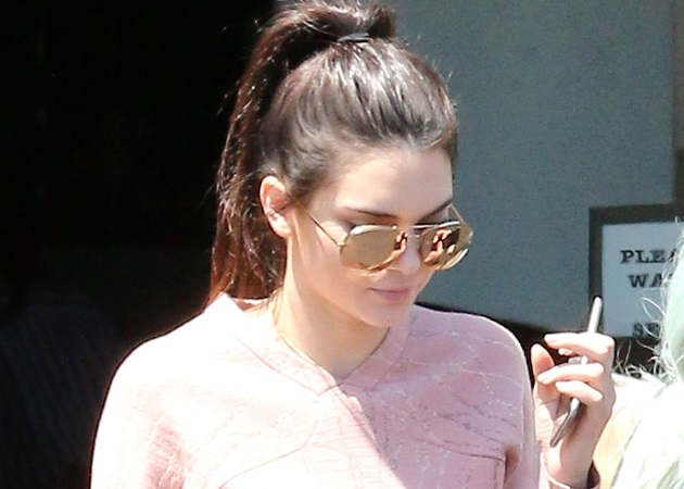 Δεν φαντάζεσαι με τι φόρεσε η Kendall Jenner το sweatshirt της!