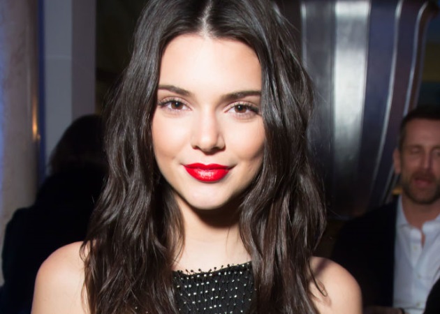 H Kendall Jenner αποκτά gothic look για τη φθινοπωρινή καμπάνια του Marc Jacobs