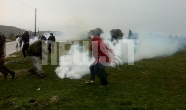 Πεδίο μάχης έγινε η Κερατέα – Κλεφτοπόλεμος κατοίκων και ΜΑΤ ως το χάραμα!