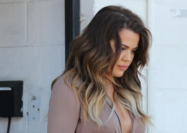 Ποια νέα τάση στο χρώμα μαλλιών υιοθέτησε η Khloe Kardashian;