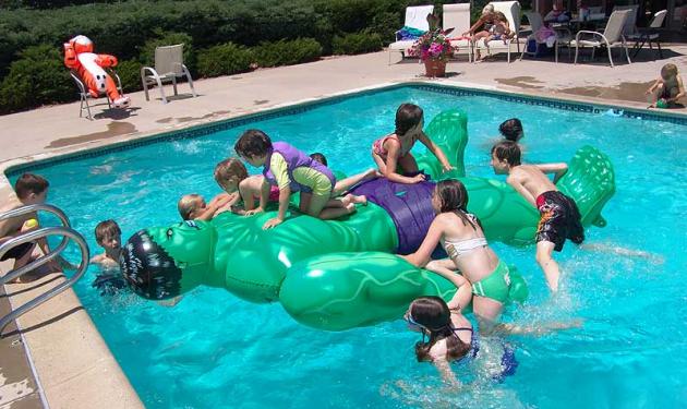 Δύο ανήλικα κινδύνευσαν να πνιγούν σε πισίνα!