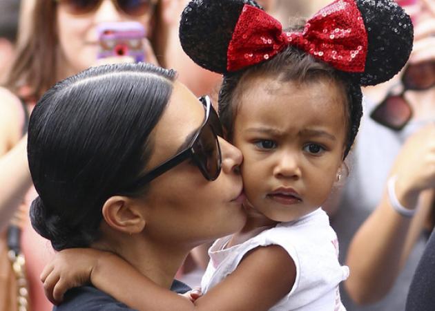 Η πιο cute beauty στιγμή της Kim Kardashian με την North West που θα σε κάνει να λιώσεις