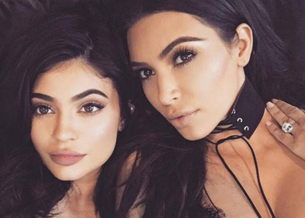 What? Η Kylie Jenner ανακοίνωσε συνεργασία με την Kim Kardashian