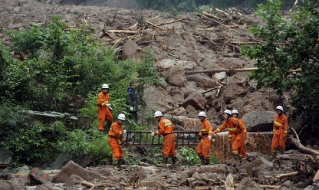 Φονικός σεισμός 6,6 Ρίχτερ σάρωσε την Κίνα – Τουλάχιστον 22 νεκροί