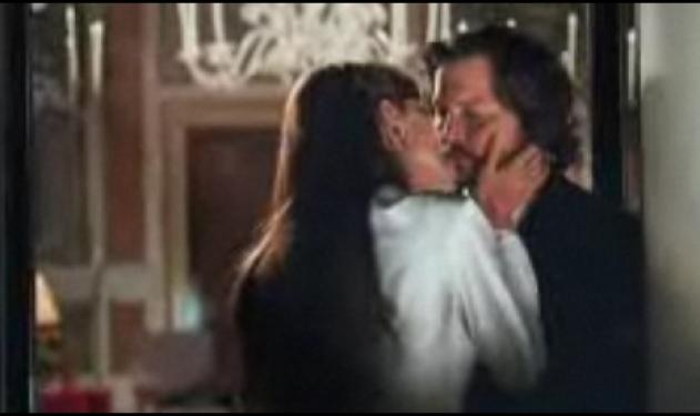 Α. Jolie – J. Depp: Γιατί φιλιούνται;